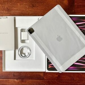 IPad Pro 12.6 Inch (6th Generation)